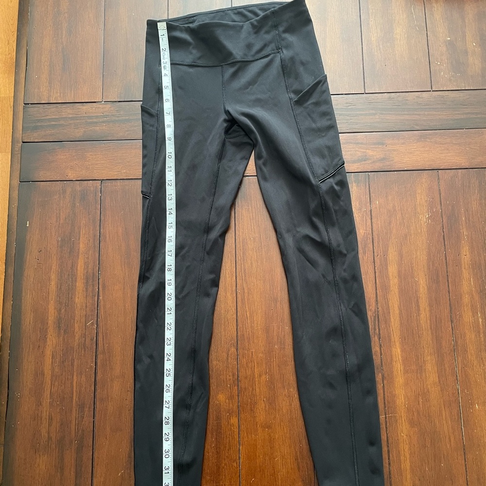 Lulu lemon speed up tights 28”
size 4